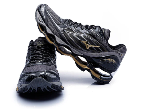 Mizuno Wave Prophecy 6 “Preto/Dourado”
