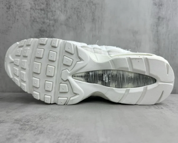 Air Max 95 x CDG “Triple White”