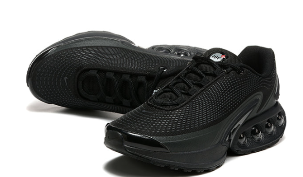 Air Max Plus Dn “Triple Black”