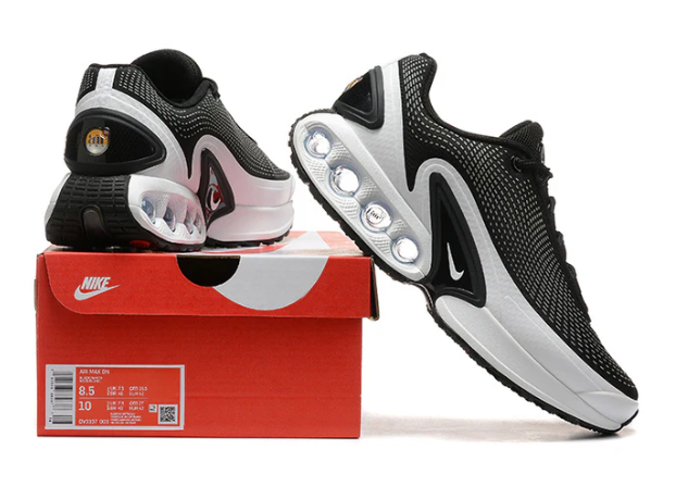 Air Max Plus Dn “Black/White”